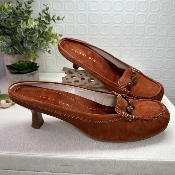 Gianni Bini Brown Suede Women's Loafers With Jewel Embellishment Size 7.5 - Picture 3 of 11